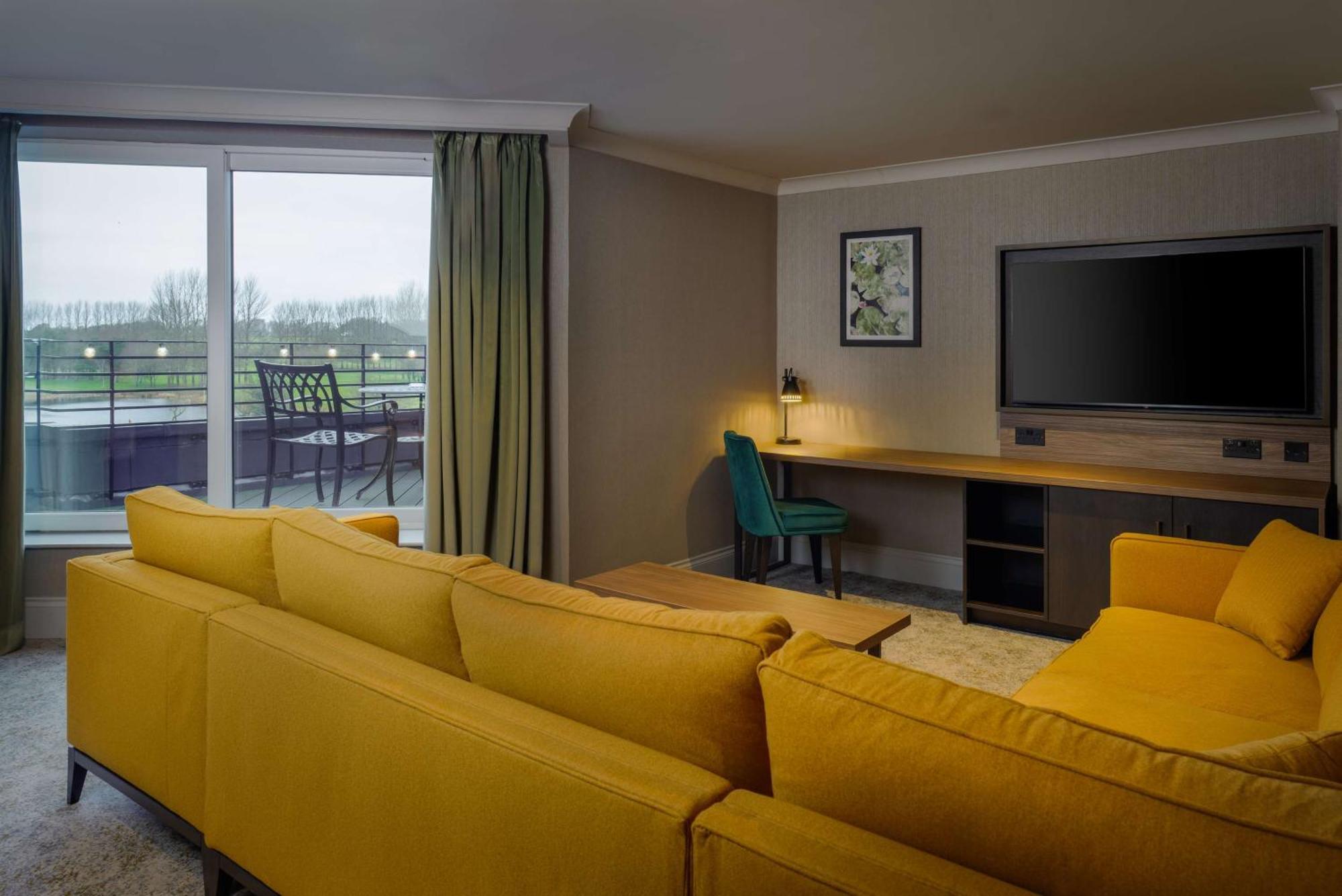 Doubletree By Hilton Belfast Templepatrick Hotell Exteriör bild