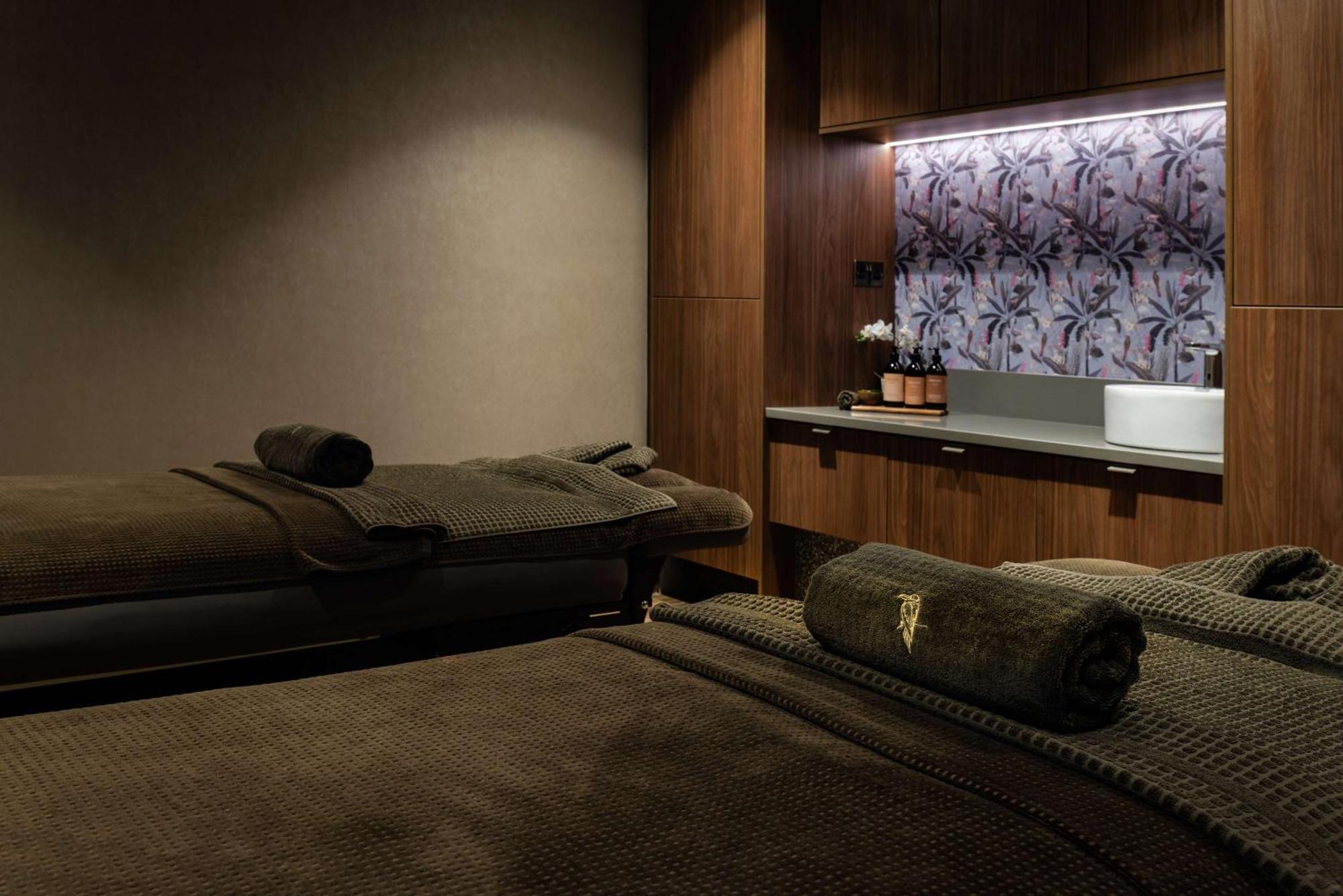 Doubletree By Hilton Belfast Templepatrick Hotell Exteriör bild