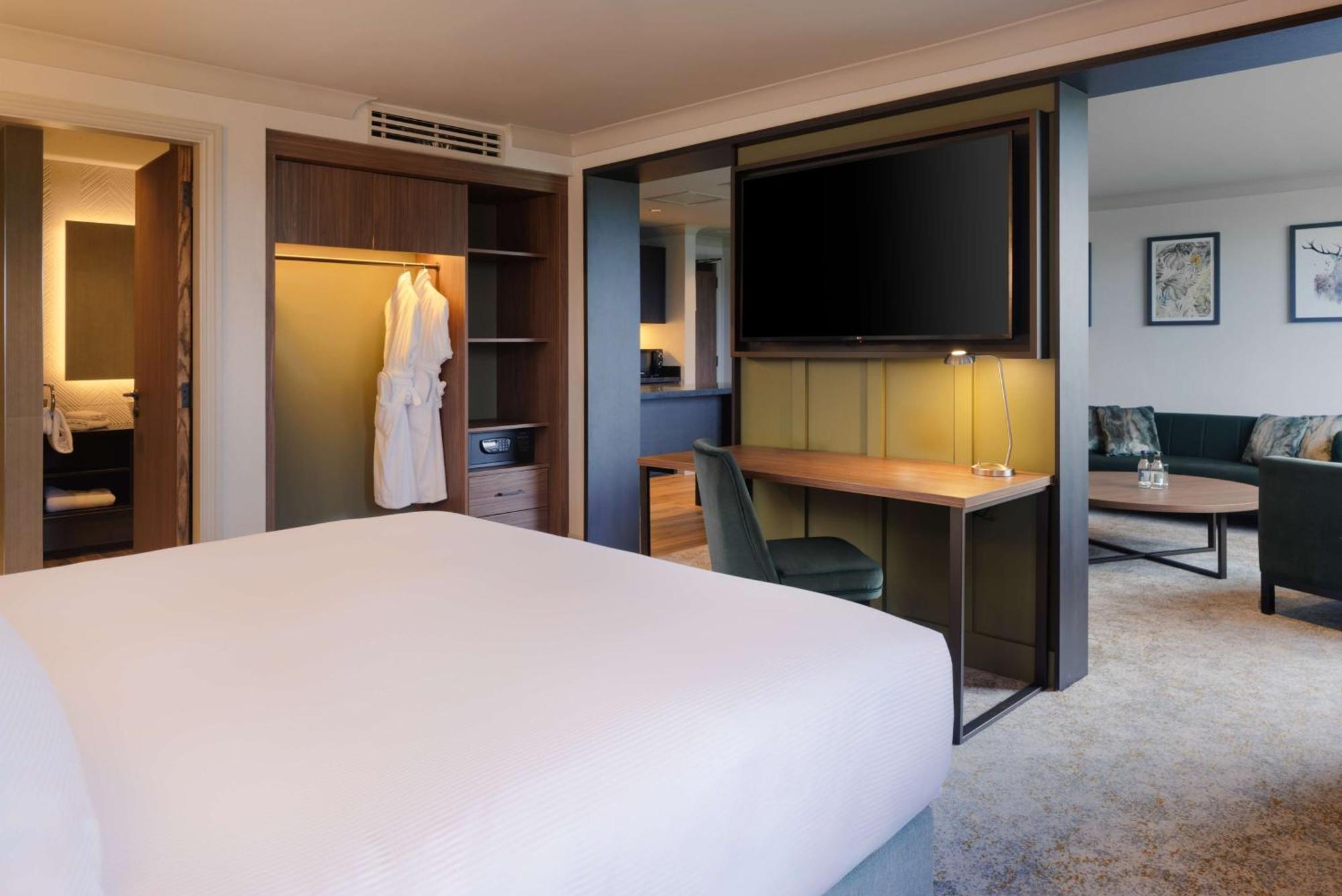 Doubletree By Hilton Belfast Templepatrick Hotell Exteriör bild