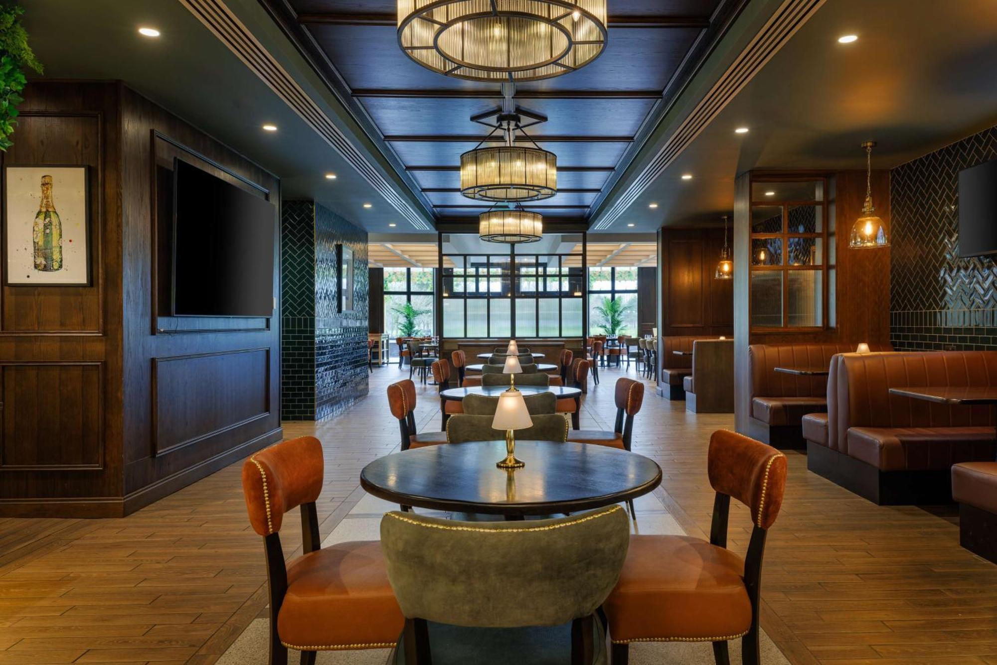 Doubletree By Hilton Belfast Templepatrick Hotell Exteriör bild