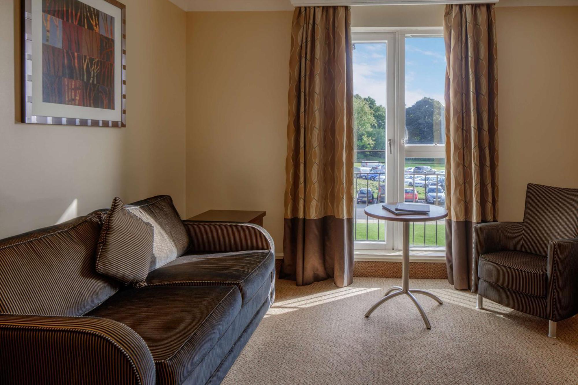 Doubletree By Hilton Belfast Templepatrick Hotell Exteriör bild