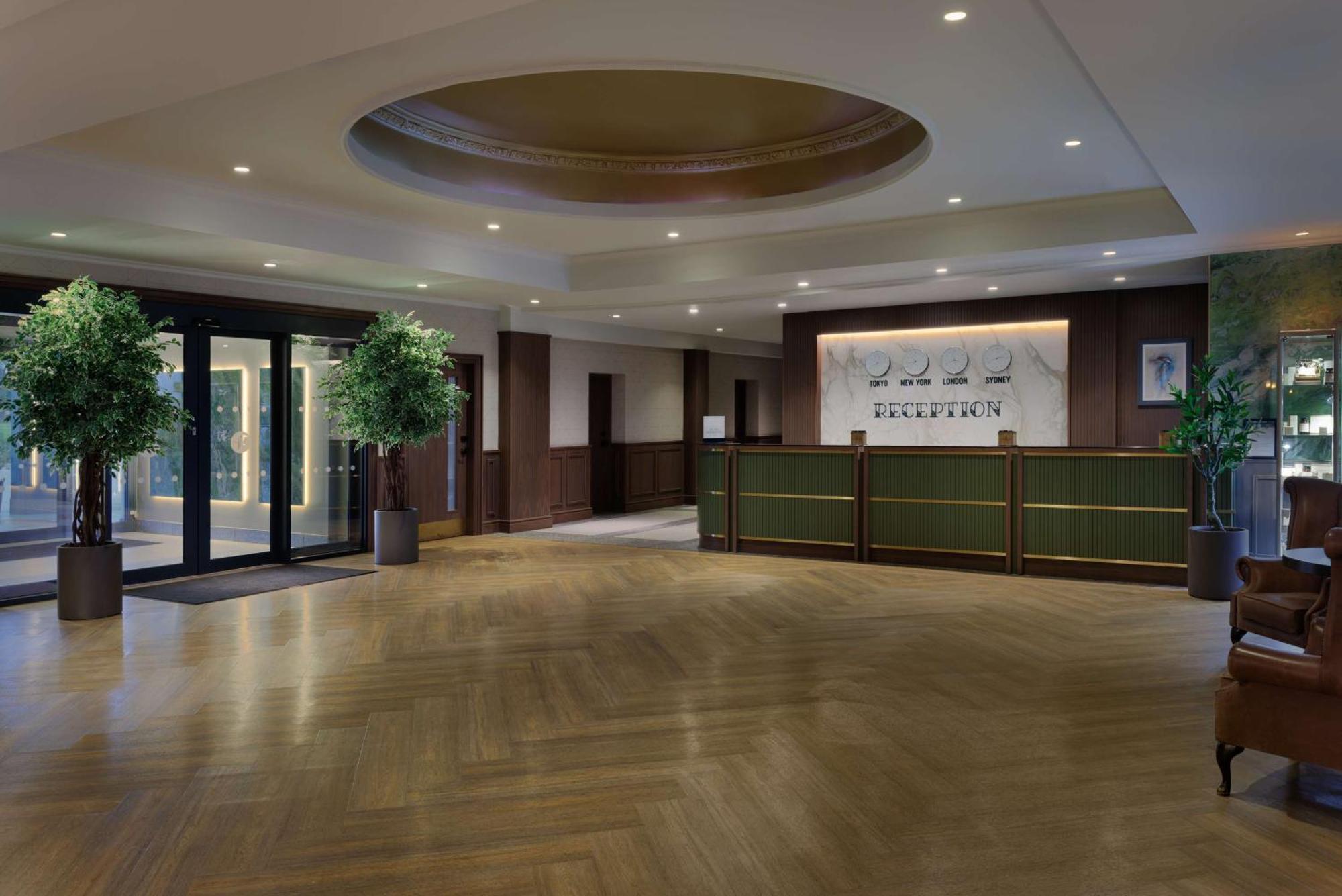 Doubletree By Hilton Belfast Templepatrick Hotell Exteriör bild
