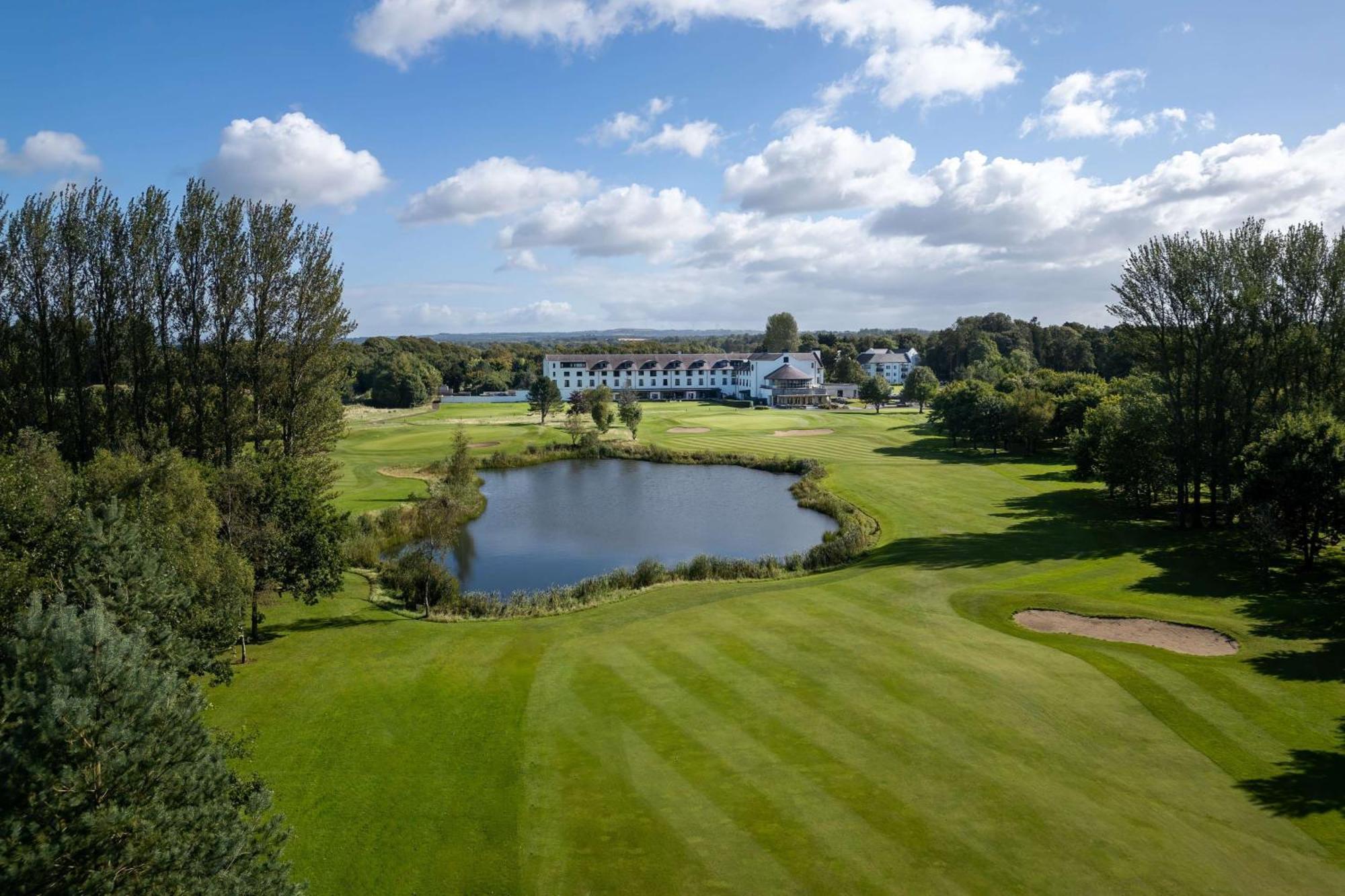 Doubletree By Hilton Belfast Templepatrick Hotell Exteriör bild