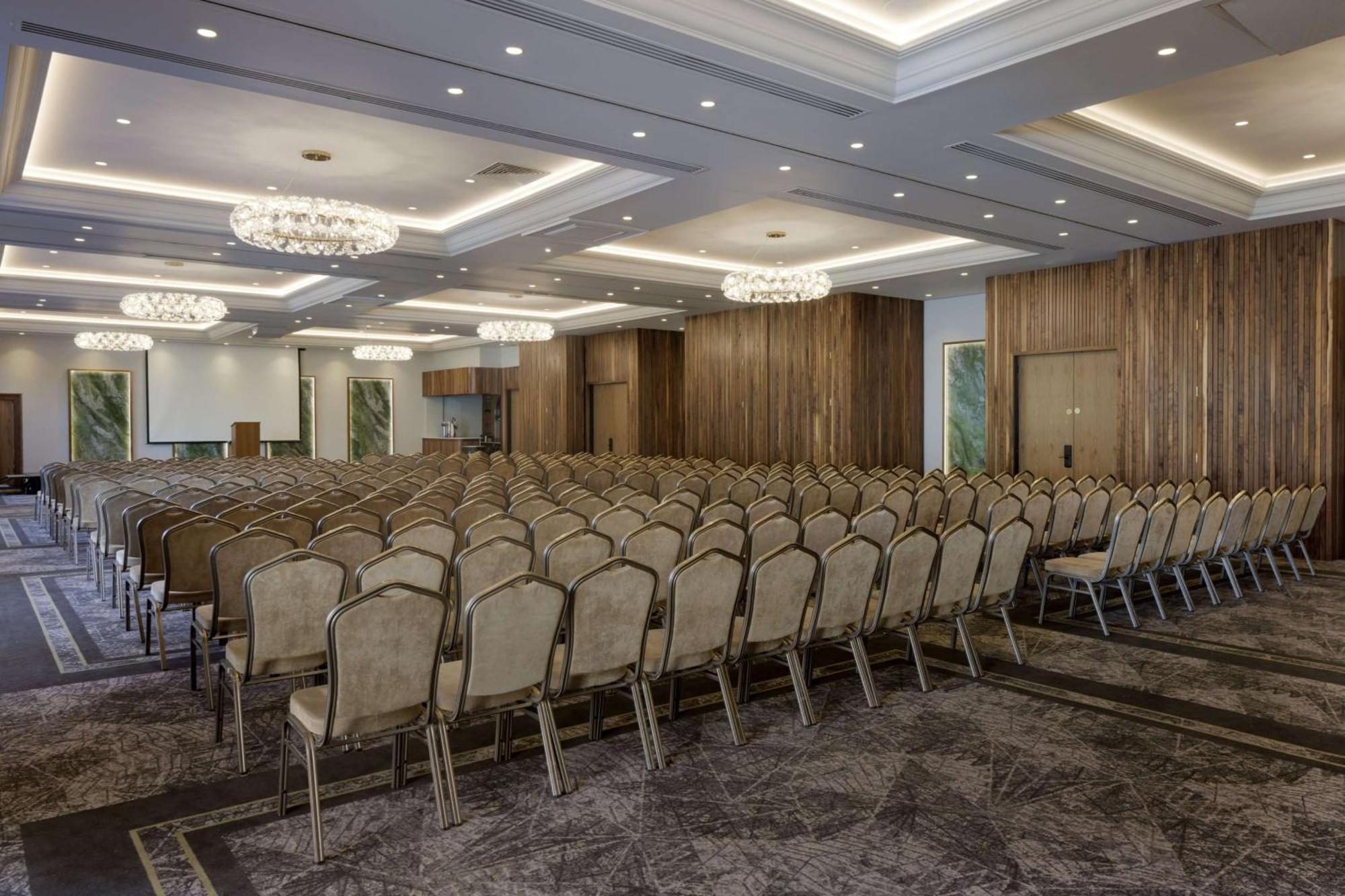 Doubletree By Hilton Belfast Templepatrick Hotell Exteriör bild