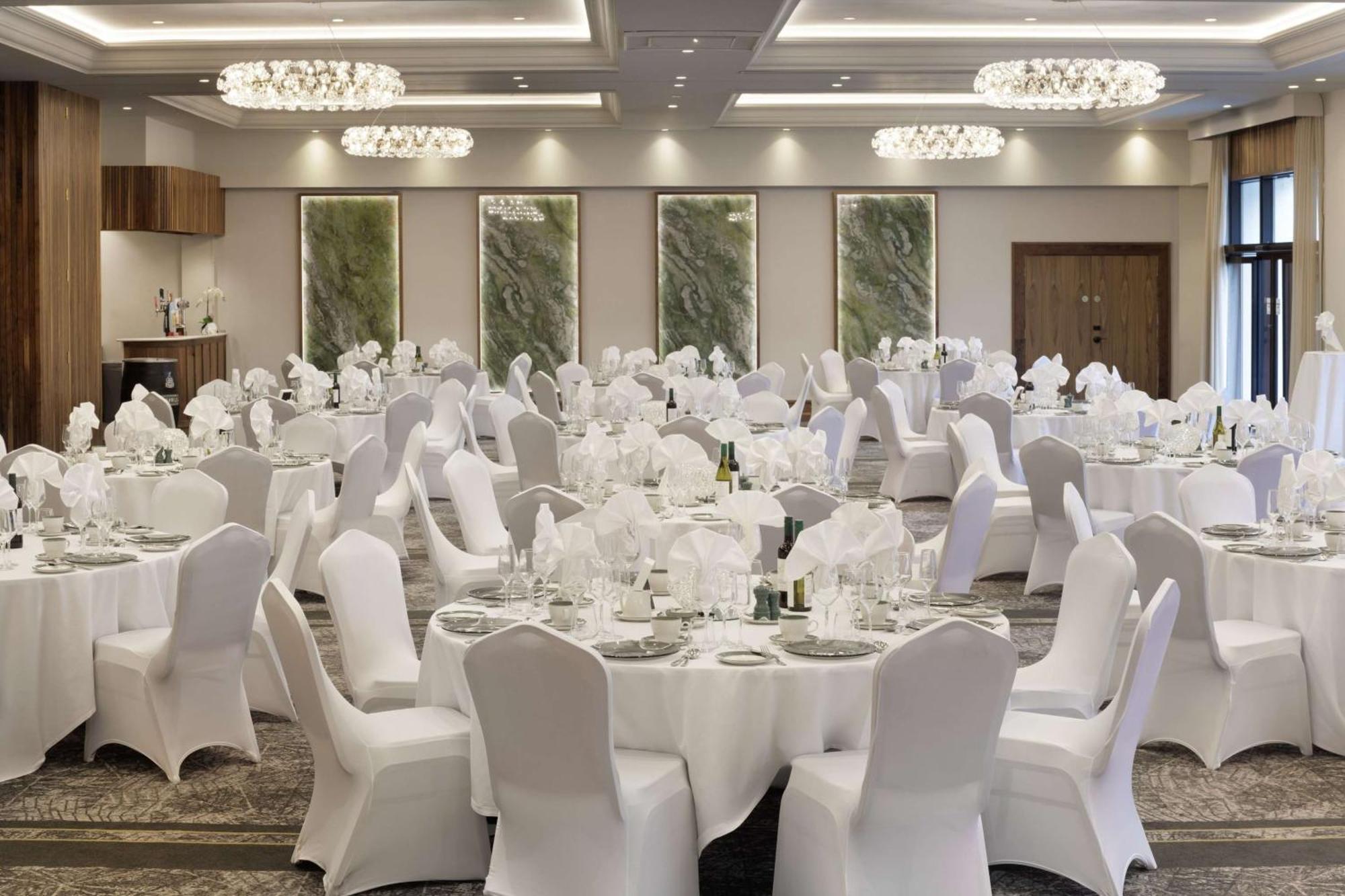 Doubletree By Hilton Belfast Templepatrick Hotell Exteriör bild